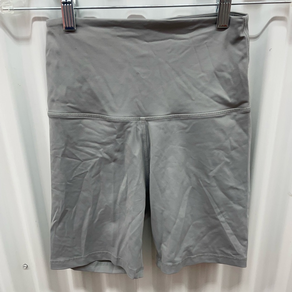 Tiller Women’s Gray Workout Shorts Size Small